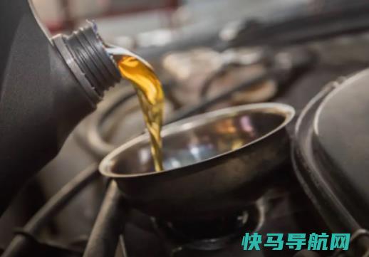 半合成机油开一年是后果？机油压力低报警是大问题吗